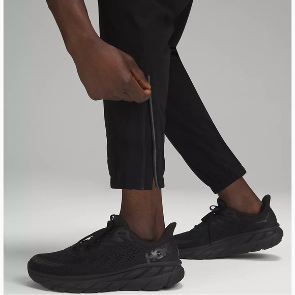 NWT Lululemon Surge Jogger in Black Size XS - Picture 5 of 6